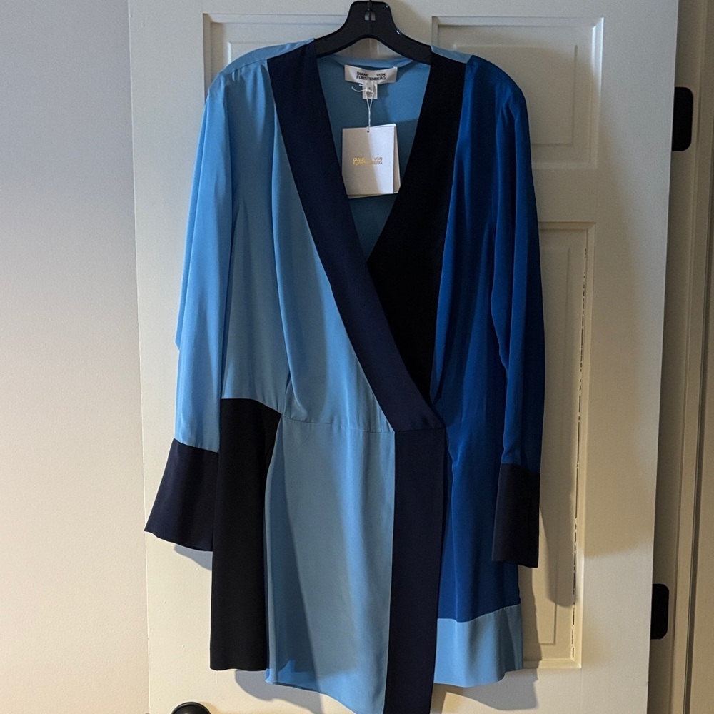 Diane von furstenburg long sleeve crossover dress-BNWT - Picture 2 of 11